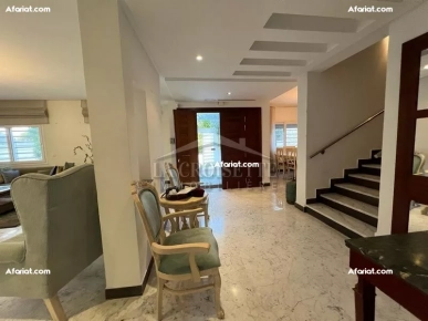 Villa S+5 avec piscine à La Marsa MVL1282