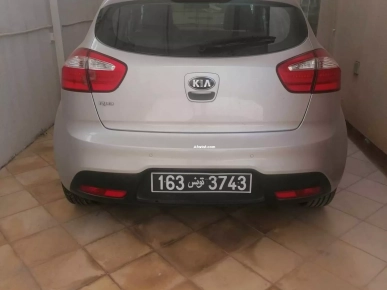 Kia Rio 2013 gris argent