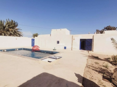 HOUCH TYPIQUE AVEC PISCINE À DJERBA