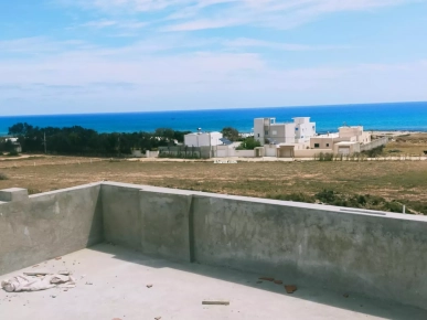 une belle maison a la plage d'elhaouaria