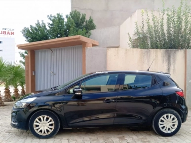 Dame vend clio 4 moteur symbole 4 cylindres  très bon état. Dame vend clio 4 moteur symbole 4 cylindres  très bon état.