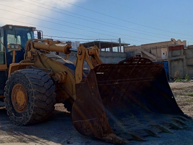 A VENDRE CHARGEUR SU PNEUS  CATERPILLAR 988G A VENDRE CHARGEUR SU PNEUS  CATERPILLAR 988G