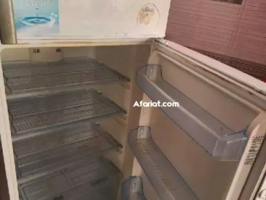 Réfrigérateur et machine à laver