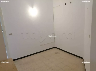 A louer appartement 1er étage à cité El Hadika 2