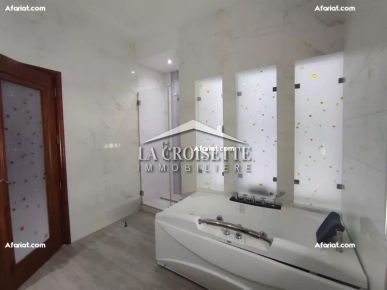 Villa S+4 avec piscine aux Jardins De Carthage MVL0551