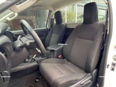 une belle voiture très neuf Toyota Hilux une belle voiture très neuf Toyota Hilux