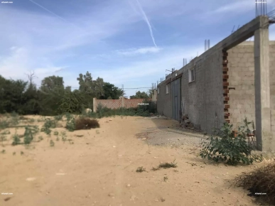 Dépôt à louer – La Soukra (zone résidentielle sécurisée) Dépôt à louer – La Soukra (zone résidentielle sécurisée)