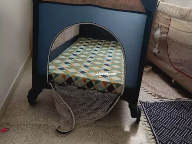 À vendre :2 Parcs Lit