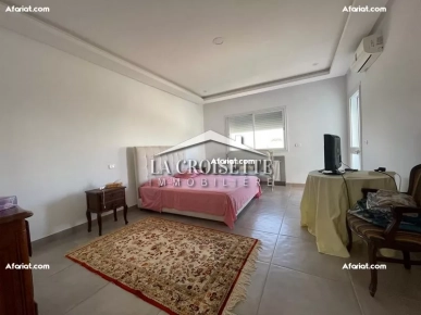Triplex S+4 avec jardin à La Marsa 	MTRV0039