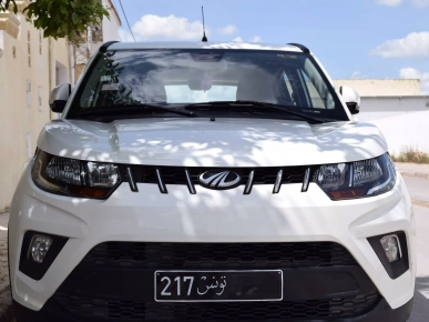 Mahindra KUV100 K8 Tout option