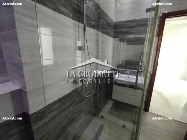 Villa S+4 avec piscine aux Jardins De Carthage MVL0551
