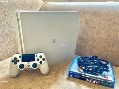 Playstation 4 slim