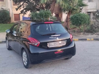 À Vendre : Peugeot 208 - Noir, 2019