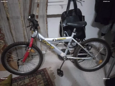 Vélo Bicyclette Bicycle Dans une trés bonne état. Vélo Bicyclette Bicycle Dans une trés bonne état.