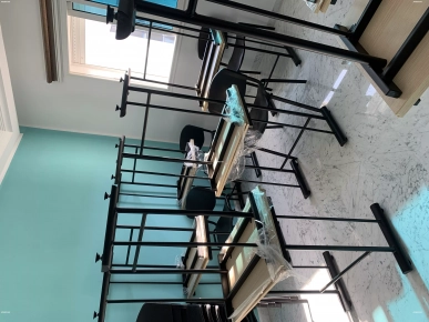 Vente de Chaises et Tables Neuves – Jamais Utilisées !