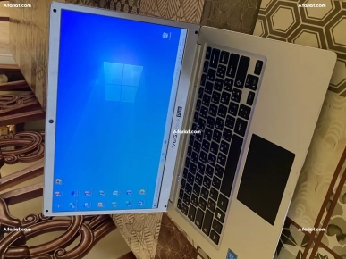 pc Vega book plus a vendre avec chargeur
