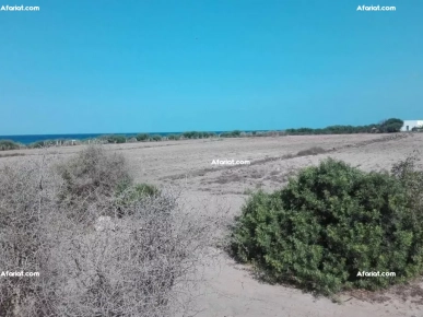 Vente au mètre carré d'un terrain titré au bord du la mer à Gabès