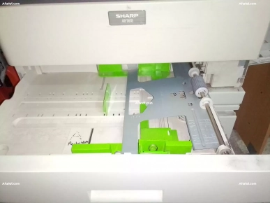Photocopieur sharp ar5618 scanner intégré et table
