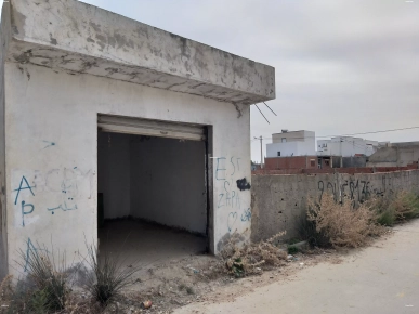 Terrain à Raoued + Garage