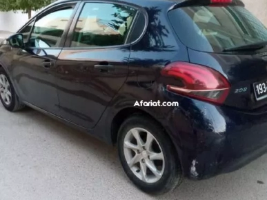 A vendre peugeot 208 bon occassion