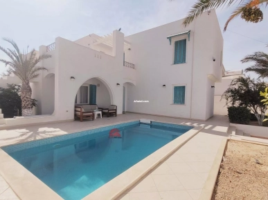 VILLA AVEC PISCINE -TITRÉE- ZU - À DJERBA MIDOUN