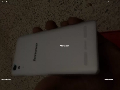 smartphone a6000 lenovo cacheté