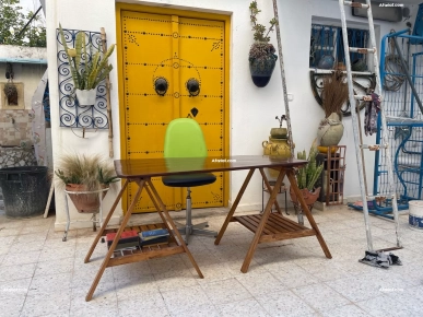 bureau avec chaise roulant