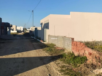 un terrain situé a Kerkwen Plage Kelibia