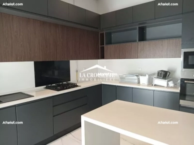 Duplex S+3 avec piscine à Gammarth ZDL0638