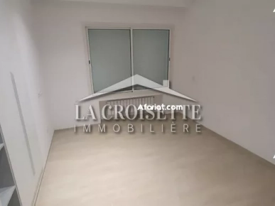 Appartement S+3 avec chambre de service à La Soukra ZAV1449