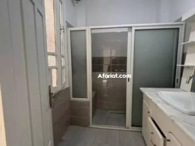 للبيع و إلا للكراء – شقة كبيرة و مجدّدة فـ قلب العاصمة تونس للبيع و إلا للكراء – شقة كبيرة و مجدّدة فـ قلب العاصمة تونس