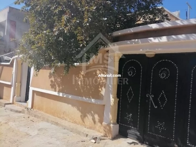 Maison S+2 avec jardin à vendre à Hammamet Sud 51355351