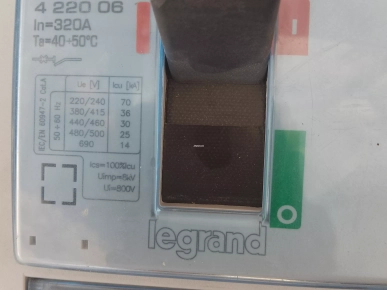 Disjoncteur legrand 320Am