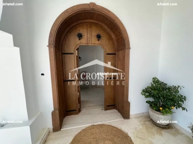 Villa S+5 meublée ou vide à La Soukra MVL1356