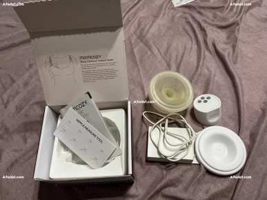 lit bébé + momcozy breast pump