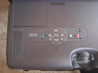 Epson EMP-X3 3LCD Projector 76C Portable HD 1080i Epson EMP-X3 3LCD Projector 76C Portable HD 1080i