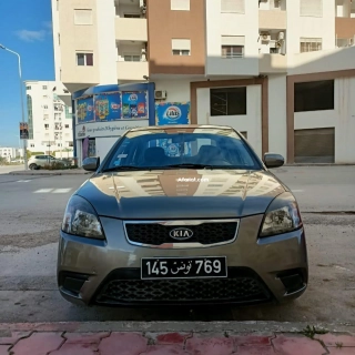 A vendre kia rio modèle 2010 A vendre kia rio modèle 2010