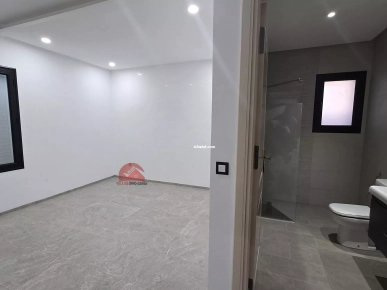 A VENDRE À DJERBA MIDOUN - VILLA AVEC PISCINE ZU - RÉF V683