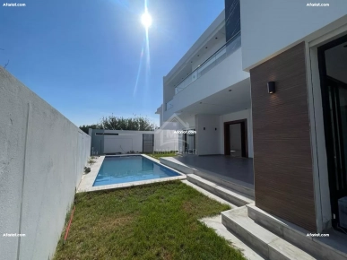 Villa S+4 toute neuve avec piscine à Hammamet à vendre 51355351