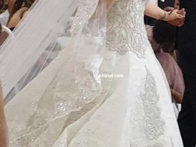 à vendre ou à louer robe de mariée acheté à Paris