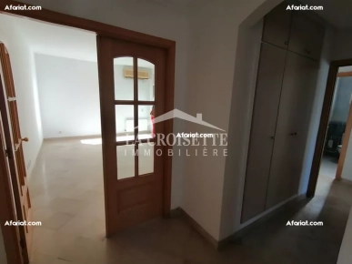 Appartement S+2 à Gammarth MAL0667