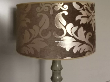 Lampadaire socle en bois presque neuve