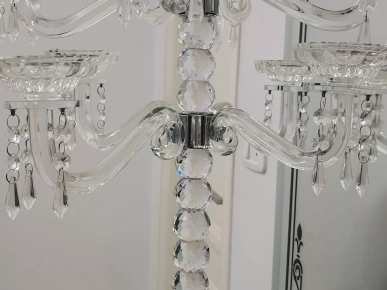 Bougoire en verre de cristal à 8 branches hauteur 70 cm prix 300d