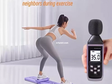 Machine à ski simulée avec pédale antidérapante et accoudoirs