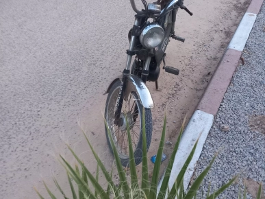 peugeot 103 à vendre tel : 20 325 562