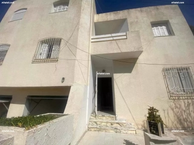 À vendre une villa jumelée à El Manar1