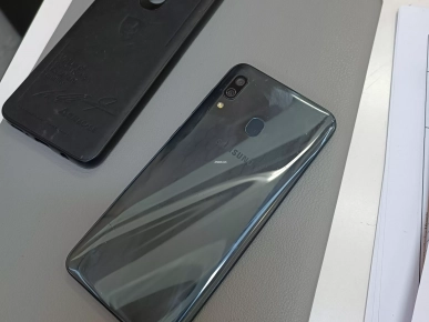 Galaxy A30 en très bon état