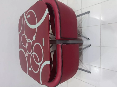 Table et 4 chaises