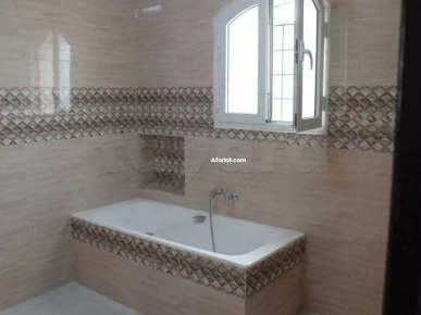 À louer une belle villa S+4 à la soukra