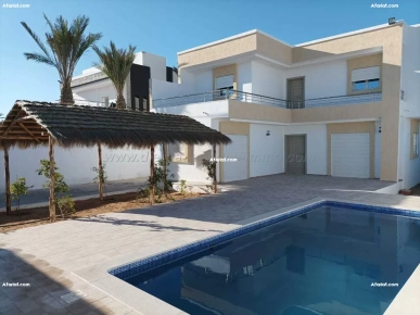 Magnifique villa avec piscine à vendre à Midoun - Djerba